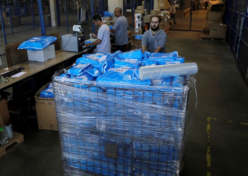 © Reuters. Centro Logístico do Magazine Luiza em Louveira (SP)
24/04/2018
REUTERS/Paulo Whitaker