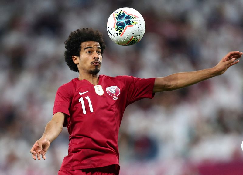 &copy; Reuters. Dic 5, 2019  
Fioto de archivo del futbolista de Qatar Akram Afif en un partido ante Arabia Saudita 
REUTERS/Ibraheem Al Omari/ 