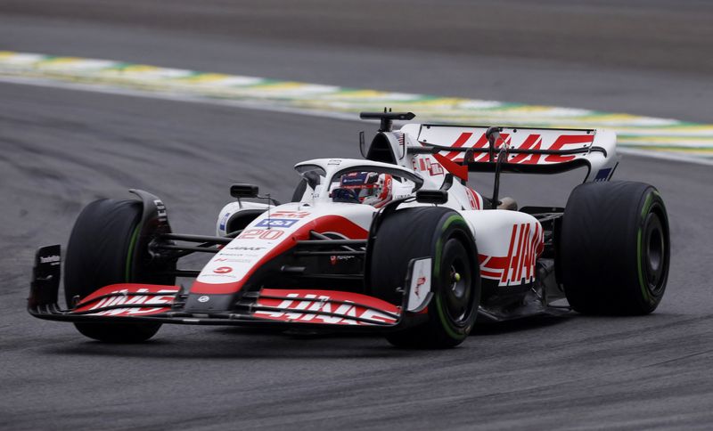 &copy; Reuters. Nov 11, 2022
Foto del viernes del Haas de Kevin Magnussen en la clasificación para el GP de Brasil de la F1 
 REUTERS/Amanda Perobelli