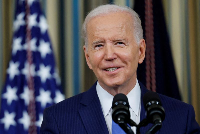 &copy; Reuters. FILE PHOTO: U.S. President Joe Biden discusses the 2022 U.S. midterm election results during a news conference in the State Dining Room at the White House in Washington, U.S., November 9, 2022. REUTERS/Tom Brenner/File Photo