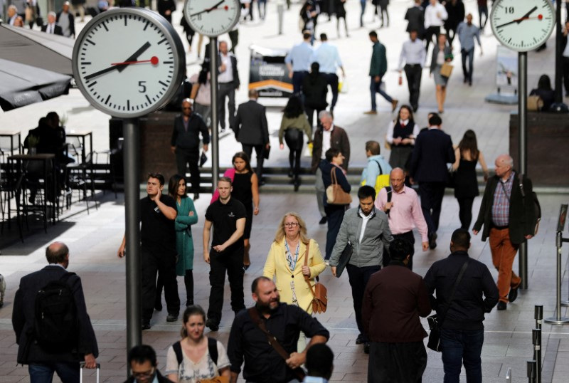 UK recruiters plan record pay rises but real wages lag inflation -CIPD