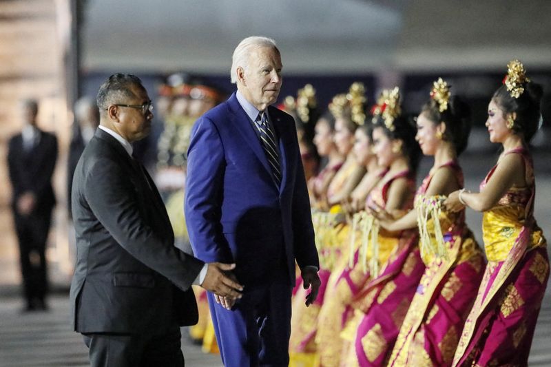&copy; Reuters. FILE PHOTO: U.S. President Joe Biden walks during his arrival for the G20 Summit at Ngurah Rai International airport in Bali, Indonesia November 13, 2022. Made Nagi/Pool via REUTERS/File Photo