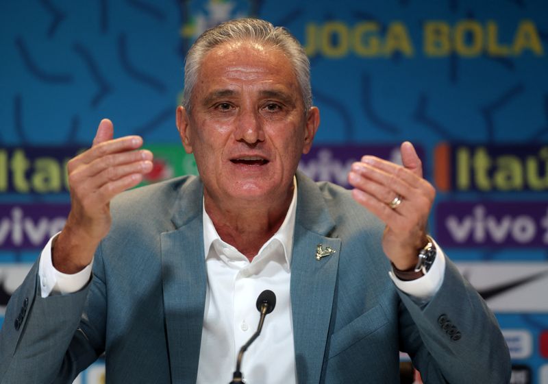 &copy; Reuters. Foto de archivo del DT de Brasil, Tite, anunciando la convocatoria para la Copa del Mundo. Río de Janeiro, Brasil. 7 de noviembre de 2022.
REUTERS/Ricardo Moraes