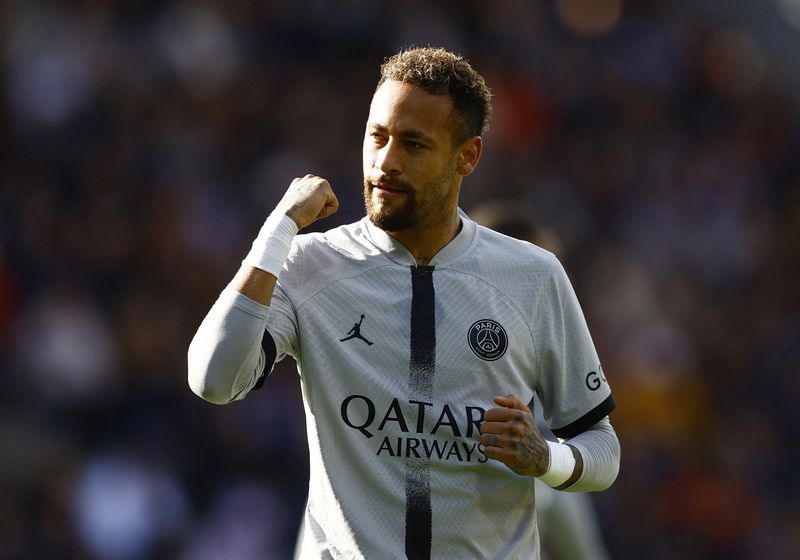 &copy; Reuters. IMAGEN DE ARCHIVO. Neymar celebra un gol en el partido del Paris St Germain ante el Lorient  por la Ligue 1 - Stade du Moustoir, Lorient, Francia - Noviembre 6, 2022. REUTERS/Stephane Mahe