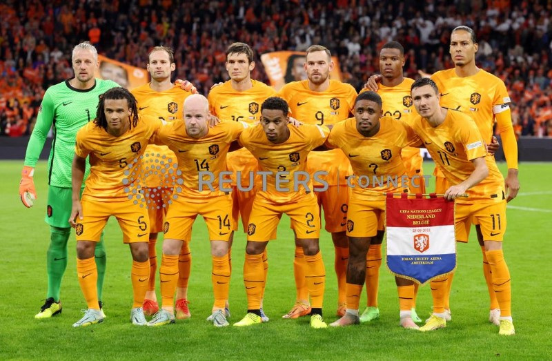 &copy; Reuters. Seleção da Holanda posa para foto antes de partida da Uefa Nations League
25/09/2022
REUTERS/Piroschka Van De Wouw