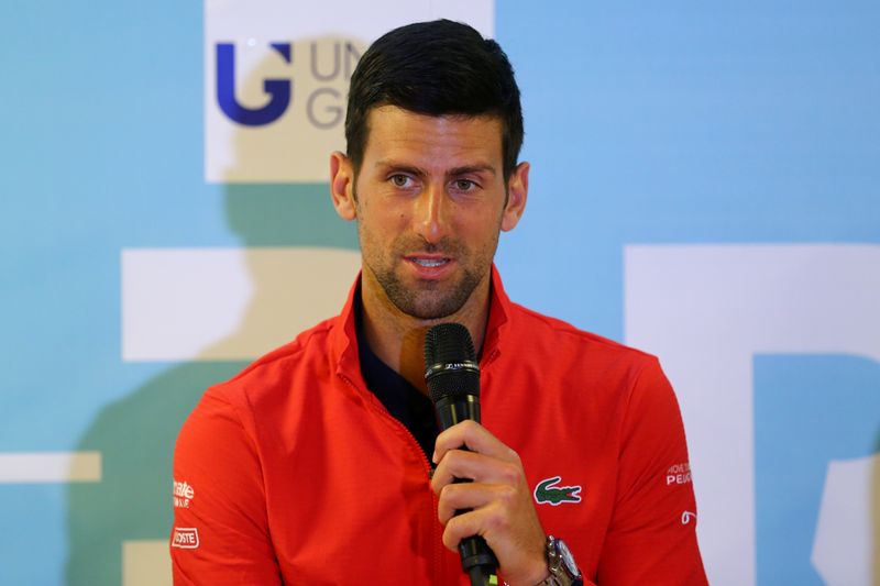 &copy; Reuters. FOTO DE ARCHIVO. Tenis - Adria Tour - Zadar, Croacia - 19 de junio de 2020 - El serbio Novak Djokovic durante una rueda de prensa. REUTERS/Antonio Bronic