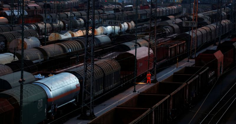 &copy; Reuters. FILE PHOTO: Wagon trains of German rail operator Deutsche Bahn (DB) are seen at a freight railway station in the western city of Hagen October 6, 2014.  REUTERS/Ina Fassbender