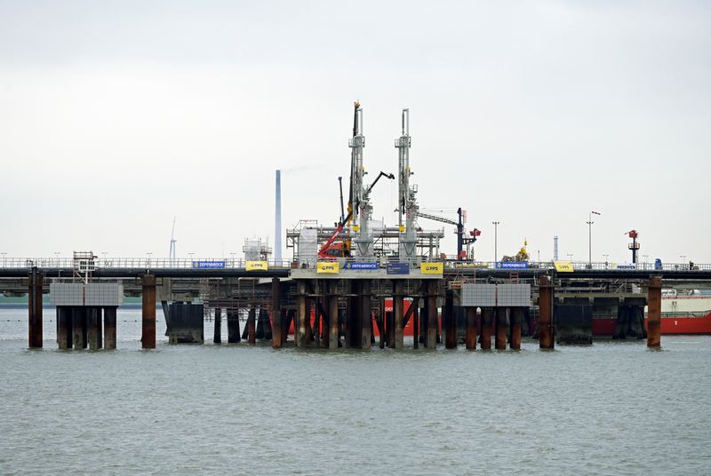 Alemania termina la construcción de la terminal flotante de GNL de Wilhelmshaven