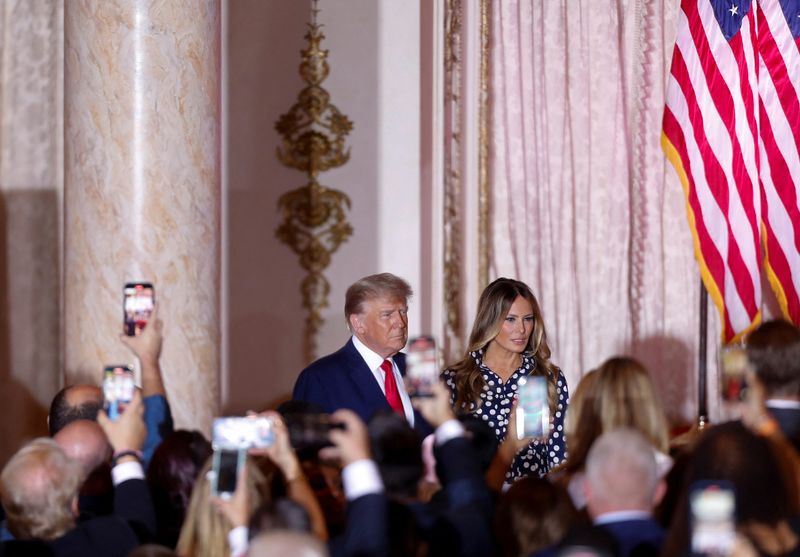 &copy; Reuters. Former U.S. President Donald Trump and his wife, former first lady Melania Trump look on after announcing that he will once again run for U.S. president in the 2024 U.S. presidential election during an event at his Mar-a-Lago estate in Palm Beach, Florida