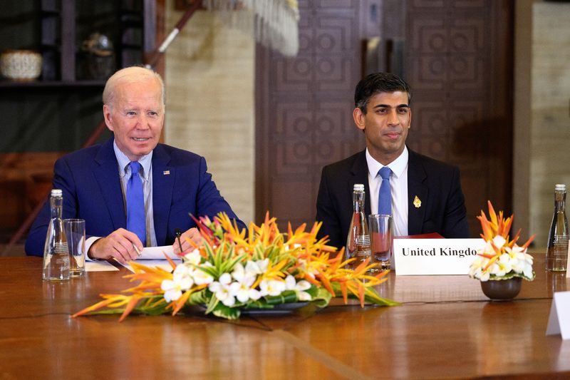 &copy; Reuters. U.S. President Joe Biden and British Prime Minister Rishi Sunak attend an emergency meeting of leaders at the G20 summit following the overnight missile strike by a Russian-made rocket on Poland, November 16, 2022 in Bali, Indonesia.  Leon Neal/Pool via R