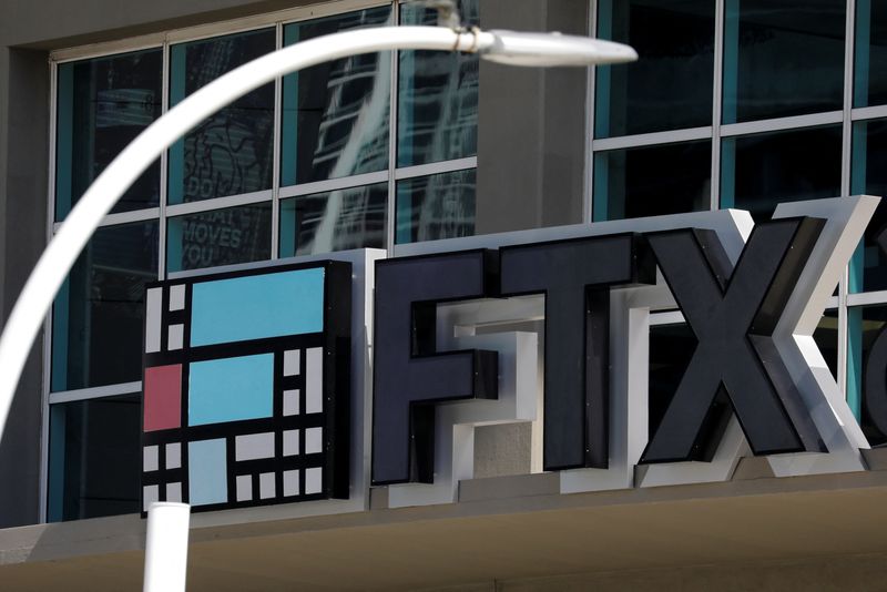 © Reuters. The logo of FTX is seen at the entrance of the FTX Arena in Miami, Florida, U.S., November 12, 2022. REUTERS/Marco Bello