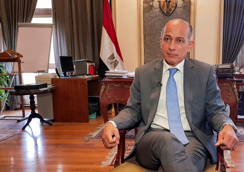 &copy; Reuters. السفير وائل أبو المجد الممثل الخاص للرئاسة المصرية لمؤتمر الأمم المتحدة المعني بتغير المناخ (كوب 27) خلال مقابلة مع رويترز يوم 24 مايو أيار 2022.