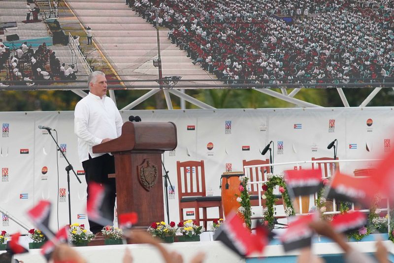 &copy; Reuters. FOTO DE ARCHIVO: El presidente de Cuba, Miguel Díaz-Canel, habla durante una ceremonia para conmemorar el 69º aniversario del asalto rebelde del 26 de julio de 1953 que el fallecido líder cubano Fidel Castro dirigió contra el cuartel Moncada, en Cienf