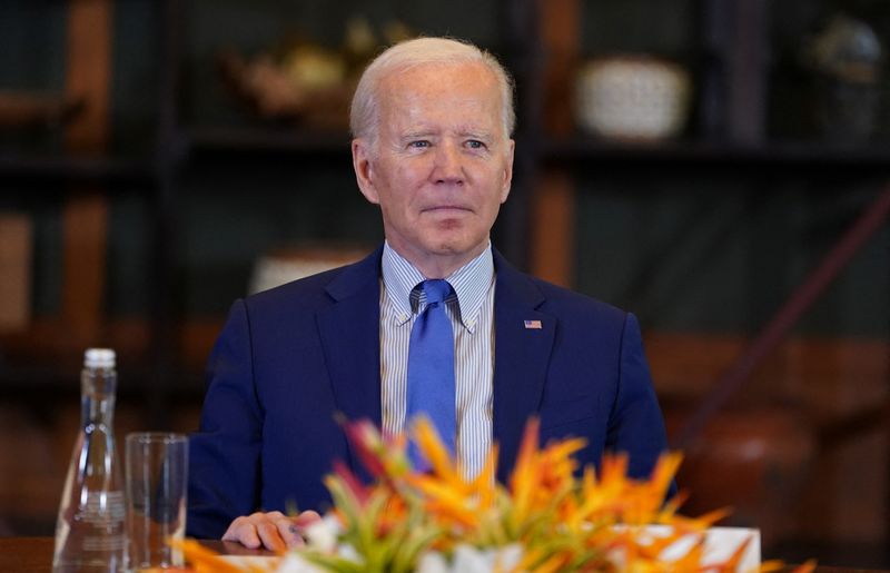 &copy; Reuters. U.S. President Joe Biden attends an emergency meeting of global leaders after an alleged Russian missile blast in Poland, in Bali, Indonesia, November 16, 2022. REUTERS/Kevin Lamarque