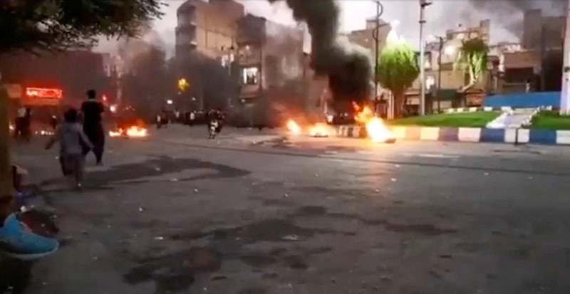 &copy; Reuters. Protesto em Javanrud, no Irã, em imagem retirada de vídeo em rede social 
08/10/2022