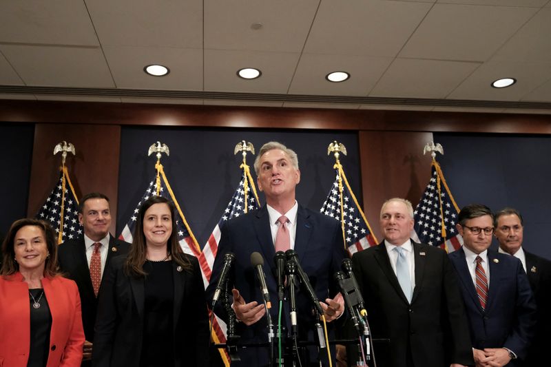 &copy; Reuters. Líder republicano na Câmara dos EUA, Kevin McCarthy, ao lado de demais parlamentares do partido
15/11/2022
REUTERS/Michael A. McCoy