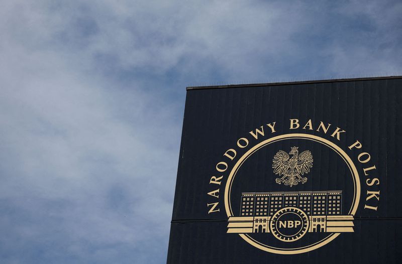 &copy; Reuters. FILE PHOTO: A logo of the Polish Central Bank (NBP) is seen on their building in Warsaw, Poland, September 8, 2022. REUTERS/Kacper Pempel/File Photo