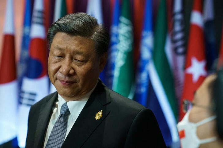 &copy; Reuters. El presidente chino, Xi Jinping, habla con el primer ministro de Canadá, Justin Trudeau, en la cumbre de líderes del G20 en Bali, Indonesia. 16 noviembre 2022. Adam Scotti/Oficina del primer ministro/entrega vía Reuters. ESTA IMAGEN FUE ENTREGADA POR U