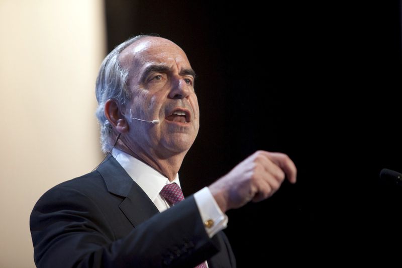 &copy; Reuters. FILE PHOTO: John Hess, CEO of the Hess Corporation, speaks during the IHS CERAWeek 2015 energy conference in Houston, Texas April 21, 2015.  REUTERS/Daniel Kramer