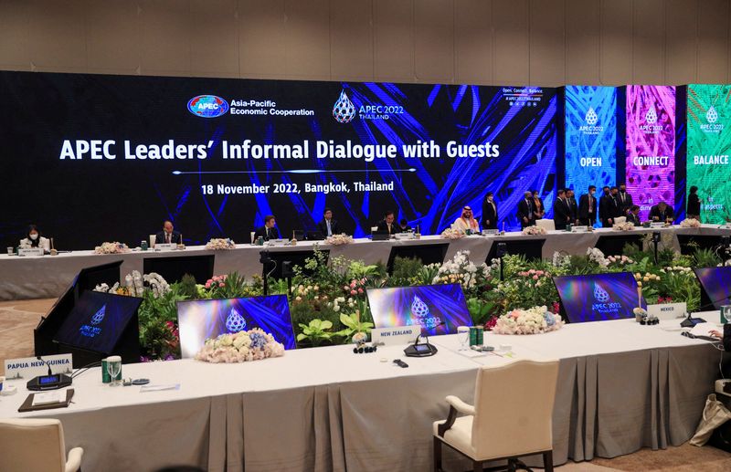 &copy; Reuters. Espacio para el diálogo informal de los dirigentes de la APEC con los invitados durante la Cumbre de Cooperación Económica Asia-Pacífico (APEC) 2022, en Bangkok, Tailandia, 18 de noviembre de 2022. REUTERS/Athit Perawongmetha