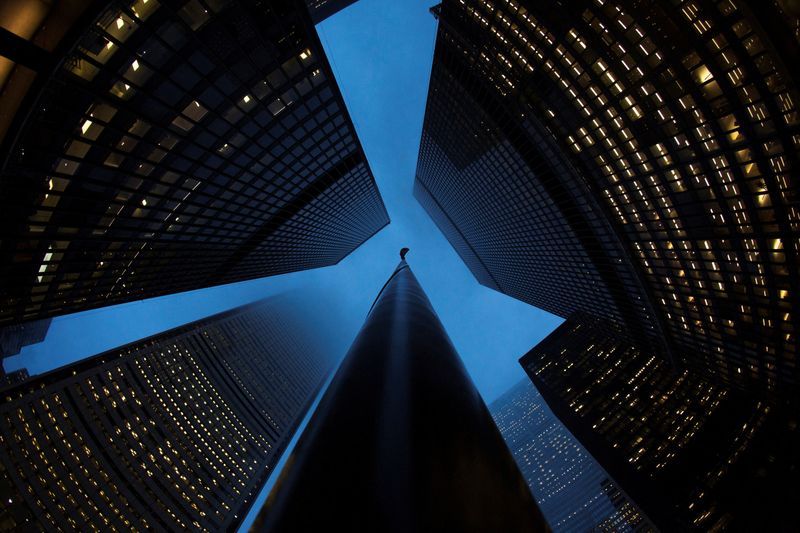 &copy; Reuters. FILE PHOTO: Buildings are seen in the financial district in Toronto, January 28, 2013.   REUTERS/Mark Blinch/File Photo