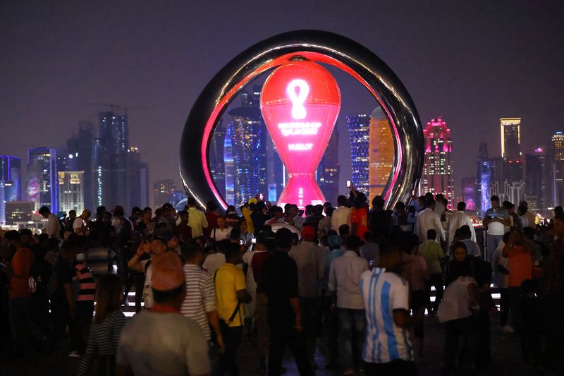 &copy; Reuters. Soccer Football - FIFA World Cup Qatar 2022 Preview, Doha, Qatar - November 18, 2022  The countdown clock to the start of the World Cup is pictured on the Corniche Promenade ahead of the FIFA World Cup Qatar 2022 REUTERS/Fabrizio Bensch