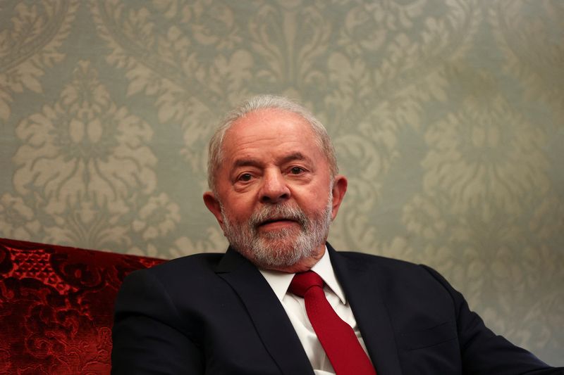 © Reuters. Brazil's President-elect Luiz Inacio Lula da Silva attends a meeting with Portugal's President Marcelo Rebelo de Sousa (not pictured) and Mozambique's President Filipe Nyusi (not pictured), at Belem Presidential palace in Lisbon, Portugal, November 18, 2022. REUTERS/Rodrigo Antunes