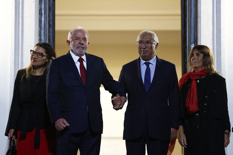 &copy; Reuters. Presidente eleito Luiz Inácio Lula da Silva e premiê de Portugal, António Costa, em Lisboa
18/11/2022
REUTERS/Rodrigo Antunes