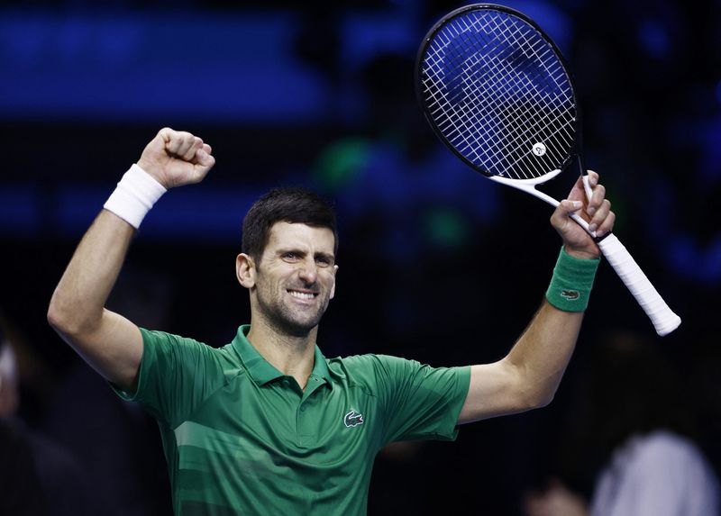&copy; Reuters. Nov 19, 2022 
Foto del sábado del tenista de Serbia Novak Djokovic celebrando tras clasificar a la definición del ATP Finals. 
REUTERS/Guglielmo Mangiapane