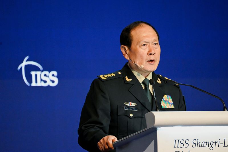 &copy; Reuters. وزير الدفاع الصيني وي فنغ خه يتحدث في مؤتمر بسنغافورة يوم 12 يونيو حزيران 2022. تصوير: كارولين شيا - رويترز.