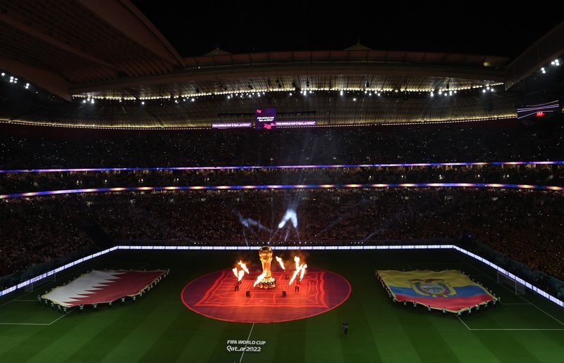 © Reuters. Cérémonie d'ouverture de la coupe du monde FIFA Qatar 2022 lors du match du Groupe A Qatar-Equateur. /Photo prise le 20 novembre 2022/REUTERS/Molly Darlington