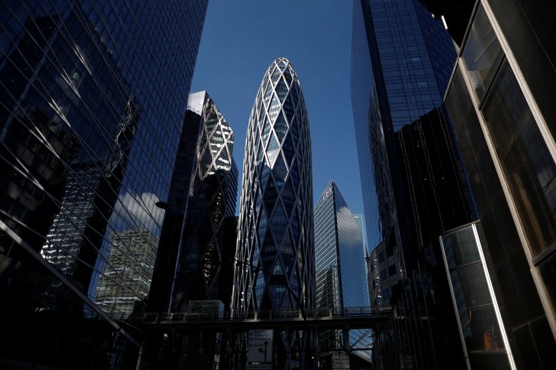 &copy; Reuters. FILE PHOTO: A view shows skyscraper office properties at the La Defense business district in Paris, France, September 30, 2022. REUTERS/Benoit Tessier/File Photo