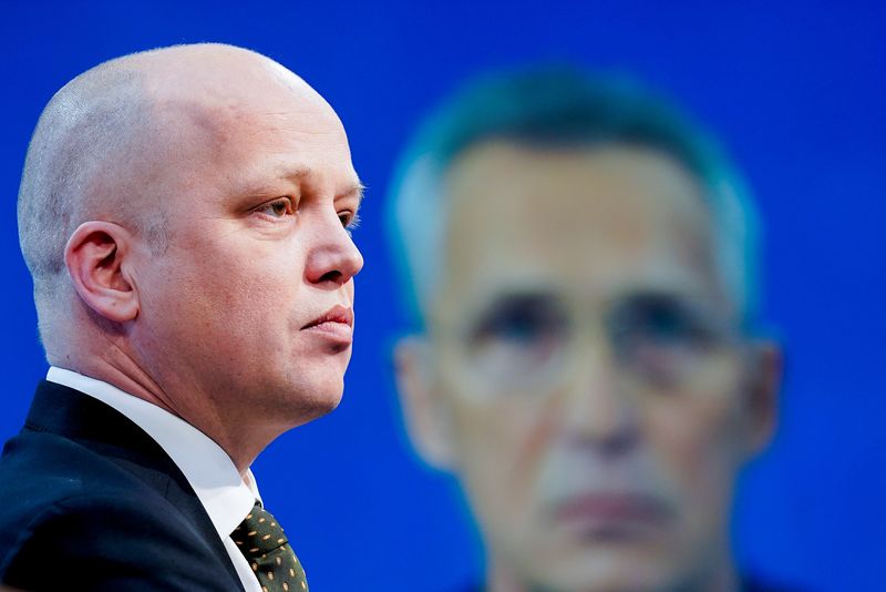 &copy; Reuters. FILE PHOTO: Norway's Finance Minister Trygve Slagsvold Vedum presents NATO Secretary General Jens Stoltenberg as Norway's new central bank chief at a news conference in Oslo, Norway February 4, 2022. Terje Bendiksby/NTB via REUTERS 