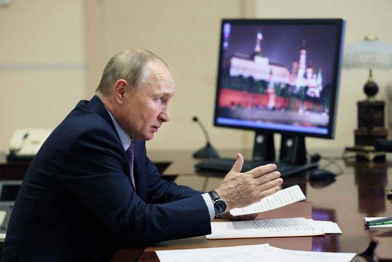 &copy; Reuters. El presidente ruso, Vladímir Putin, preside una reunión a través de una videoconferencia en la residencia estatal de Novo-Ogaryovo, a las afueras de Moscú, Rusia, el 21 de noviembre de 2022. Sputnik/Mikhail Metzel/Pool vía REUTERS 
