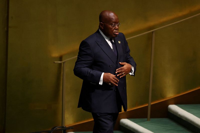 &copy; Reuters. FOTO DE ARCHIVO: El presidente de Ghana, Nana Addo Dankwa Akufo-Addo, llega para su discurso ante la 77ª sesión de la Asamblea General de las Naciones Unidas en la sede de la ONU en Nueva York, Estados Unidos, 21 de septiembre de 2022. REUTERS/Mike Sega
