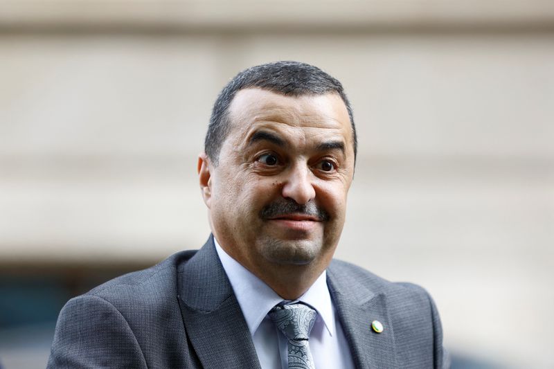 &copy; Reuters. محمد عرقاب وزير الطاقة والتعدين الجزائري لدى وصوله مقر منظمة البلدان المصدرة للبترول (أوبك) في فيينا بتاريخ الخامس من أكتوبر تشرين الثاني 202