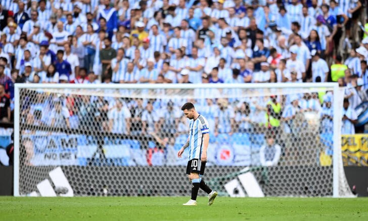 &copy; Reuters. Nov 22, 2022 
Foto del martes del capitán de Argentina Lionel Messi durante la derrota de su equipo ante Arabia Saudita 
 REUTERS/Annegret Hilse