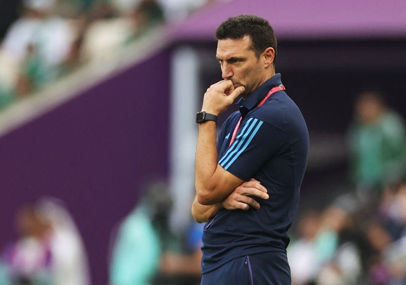 &copy; Reuters. Técnico da seleção da Argentina, Lionel Scaloni, durante partida contra a Arábia Saudita pela Copa do Mundo do Catar
22/11/2022 REUTERS/Carl Recine