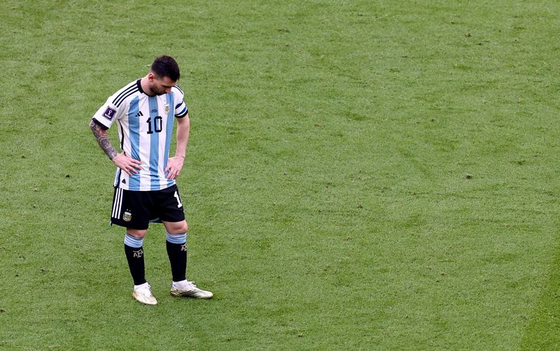 &copy; Reuters. Lionel Messi durante partida da Argentina contra a Arábia Saudita pela Copa do Mundo do Catar
22/11/2022 REUTERS/Marko Djurica