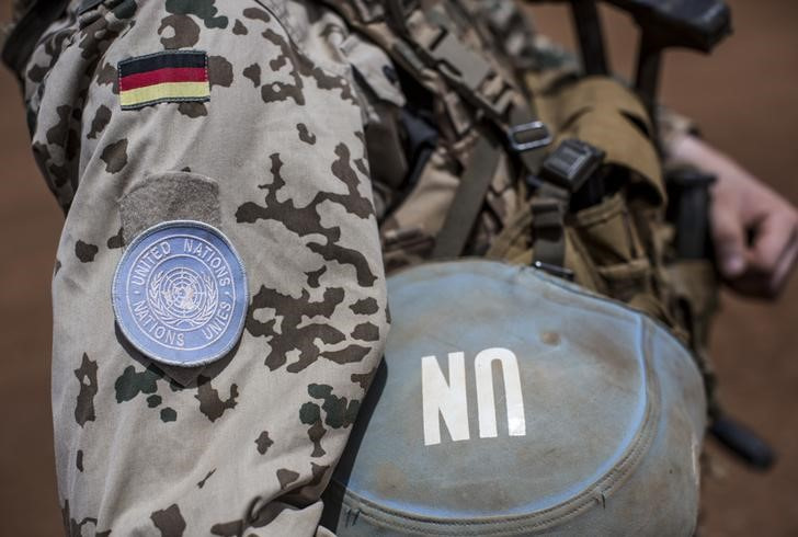 &copy; Reuters. Un soldat allemand du contingent onusien MINUSMA à Gao, Mali. /Photo prise le 5 avril 2016/REUTERS/Michael Kappeler/Pool