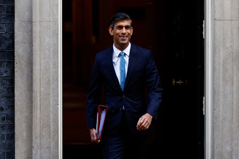 &copy; Reuters. British Prime Minister Rishi Sunak walks at Downing Street in London, Britain, November 23, 2022. REUTERS/Peter Nicholls