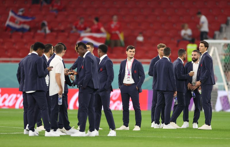 &copy; Reuters. Jugadores de la selección de fútbol de España antes de su partido del Grupo E de la Copa Mundial contra Costa Rica en el estadio Al Thumama de Doha, Qatar, el 23 de noviembre de 2022. REUTERS/Carl Recine