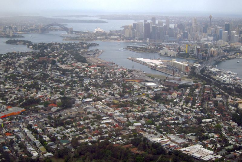 &copy; Reuters. FILE PHOTO: The Sydney Harbour Bridge and Central Business District (CBD) can be behind properties in the Sydney suburb of Rozelle, Australia, September 5, 2016. REUTERS/David Gray/File Photo