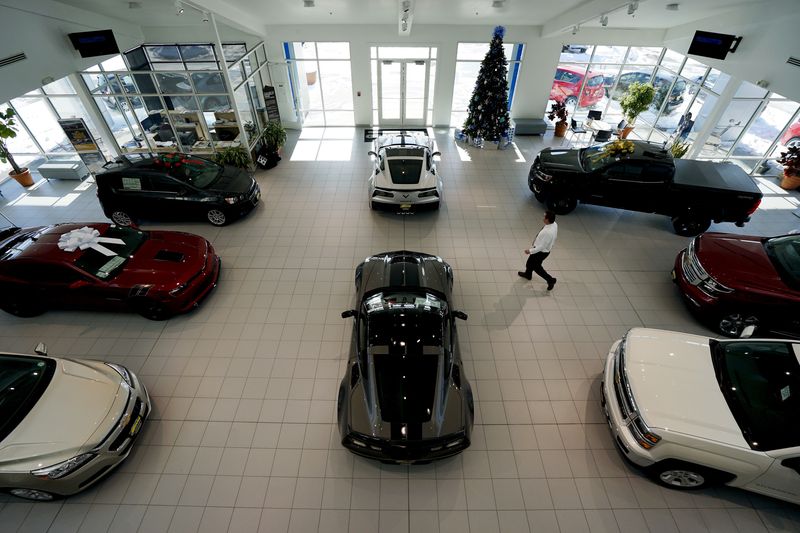 &copy; Reuters. 　１１月２３日、米自動車コンサルタントのＪＤパワーとＬＭＣオートモーティブが発表した共同調査によると、１１月の米新車販売台数は小売りベースで前年同月比０．３％減の９３万３