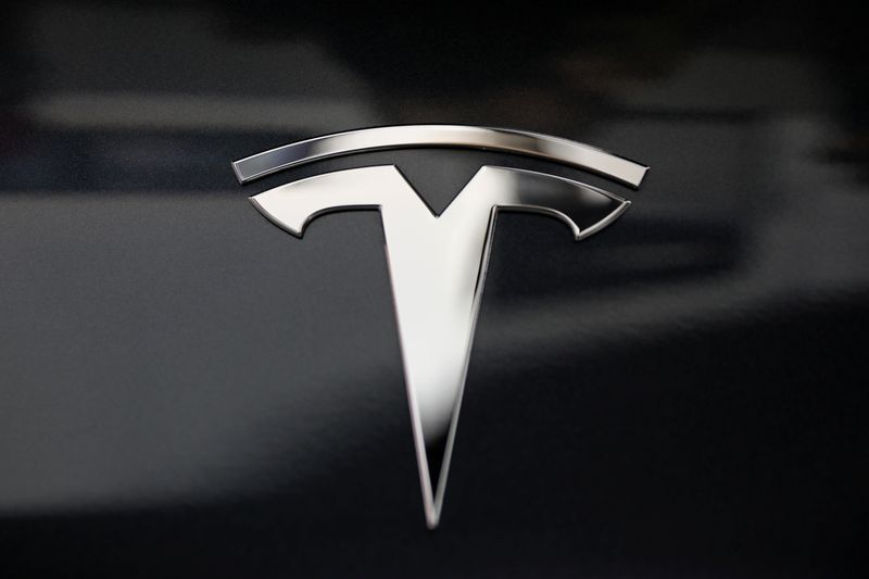 &copy; Reuters. FILE PHOTO: A Tesla logo is seen in Los Angeles, California U.S. January 12, 2018. REUTERS/Lucy Nicholson