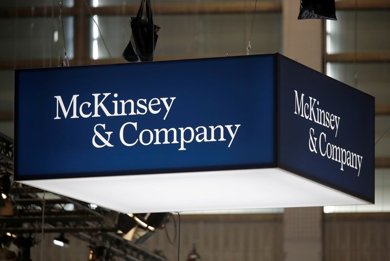 &copy; Reuters. Photo d'archives du logo du cabinet de conseil McKinsey à Viva Tech, à Paris, en France, prise le 16 mai 2019/REUTERS/Charles Platiau