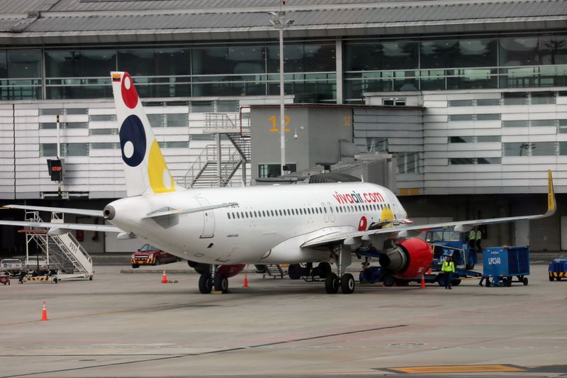 &copy; Reuters. FILE PHOTO: An Airbus A320-200 plane of Colombian airline Viva Air is seen at El Dorado airport in Bogota, Colombia May 8, 2019. Picture taken May 8, 2019. REUTERS/Luisa Gonzalez