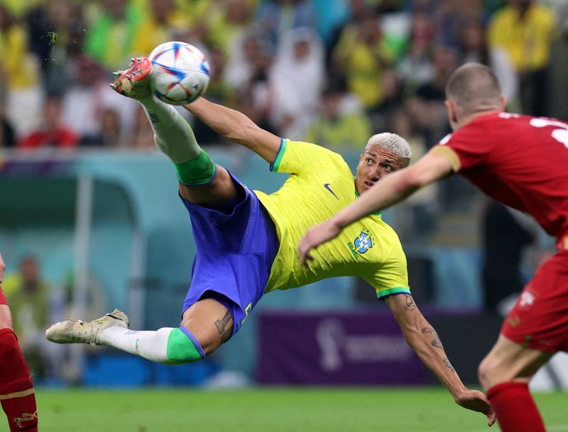 Soccer-Richarlison, ipeksi Brezilya Sırbistan'ı uğurlarken stiline dönüyor