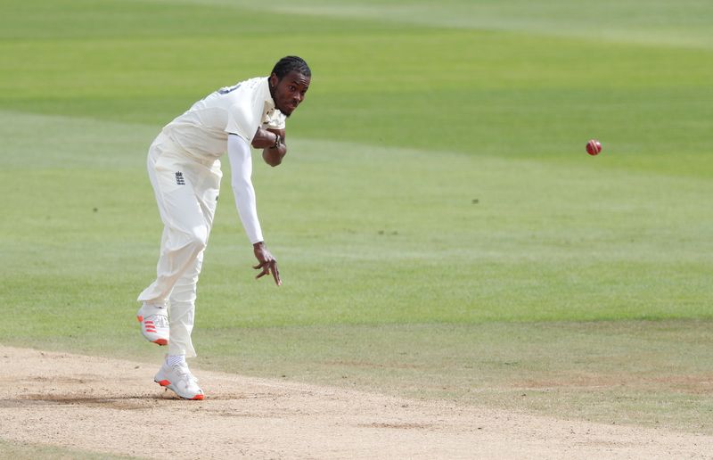 &copy; Reuters. Cricket - Third Test - England v Pakistan - Ageas Bowl, Southampton, Britain - August 24, 2020  England's Jofra Archer in action, as play resumes behind closed doors following the outbreak of the coronavirus disease (COVID-19)  Alastair Grant/Pool via REU