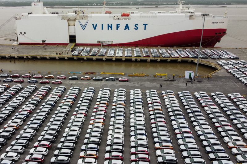 © Reuters. Vinfast EV cars are seen during a car shipment to the U.S. in Haiphong city, Vietnam, November 25, 2022. REUTERS/Nguyen Ha Minh